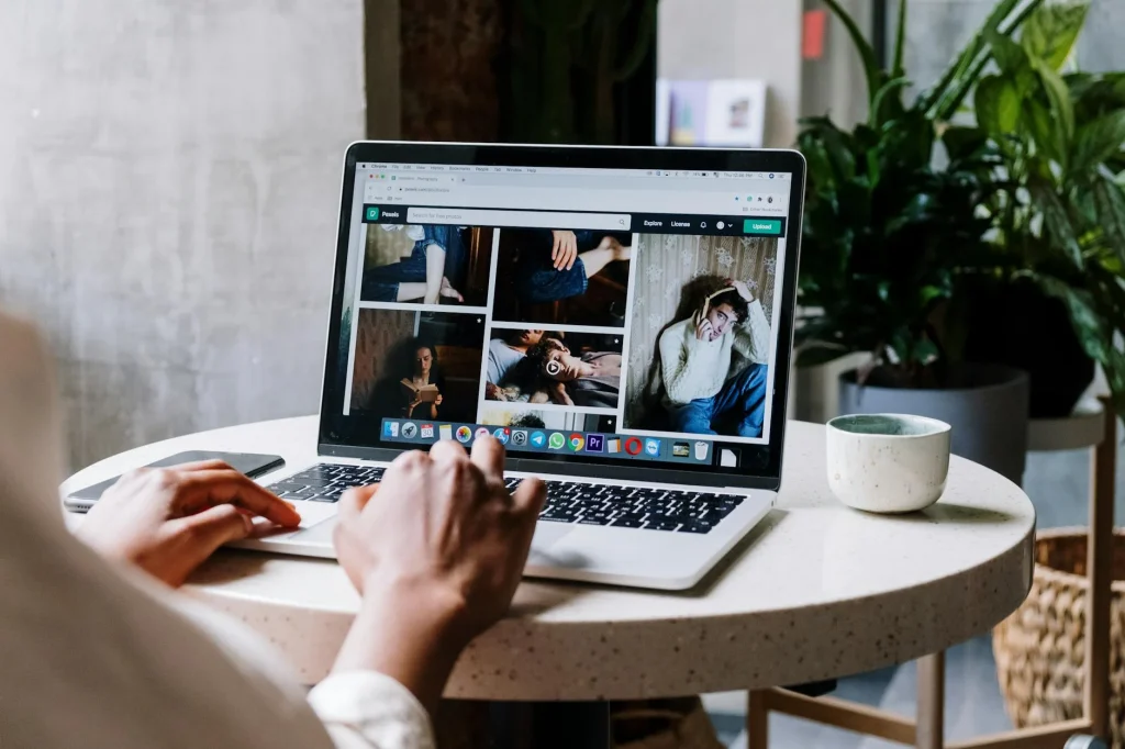 Website Display Digital Presence