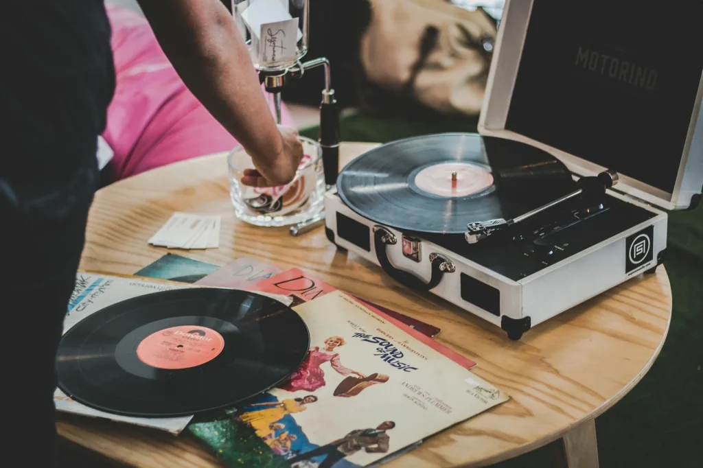 Website Features Music Player Photo Gallery